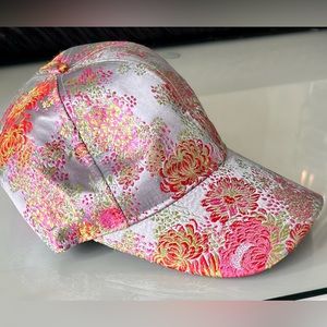 Iridescent, dopamine dressing baseball cap